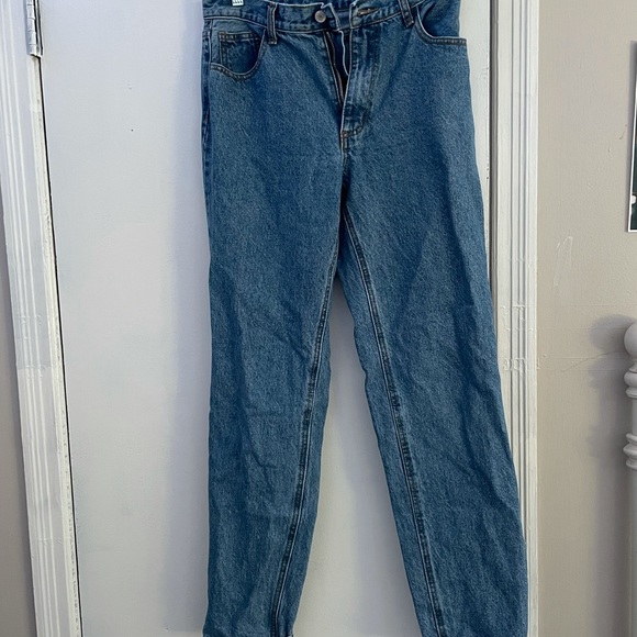 Brandy Melville Mom jeans - Picture 2 of 3